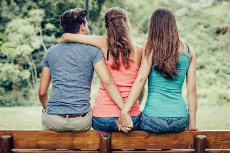 Cuando te ponen los cuernos: por qué somos infieles amando