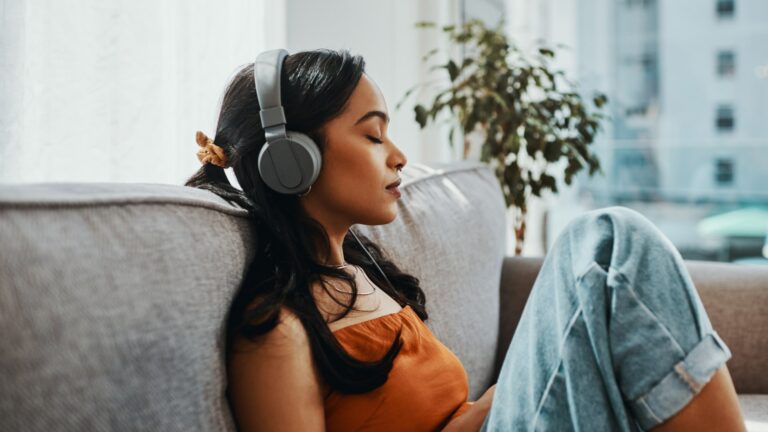 Es saludable escuchar música triste en momentos de llanto