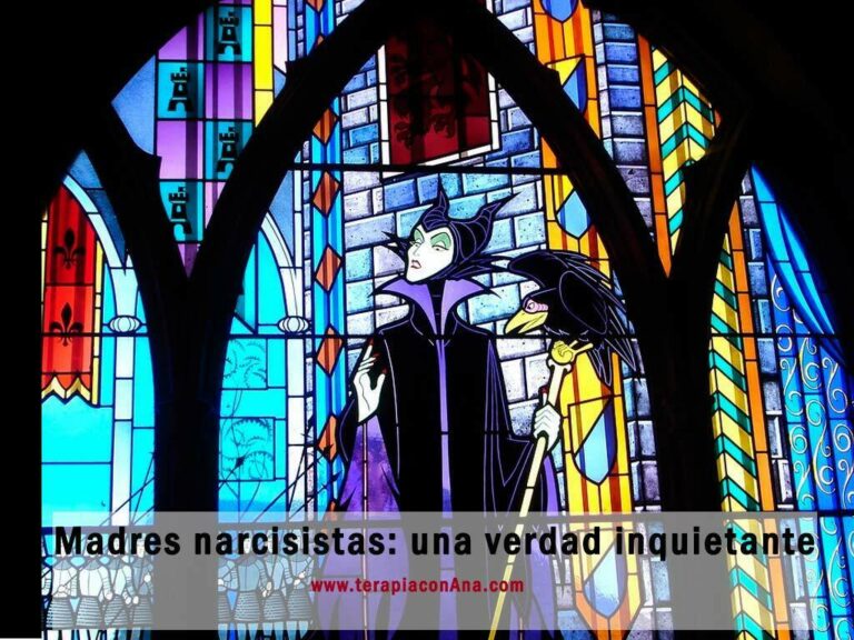 Es tu madre narcisista Examina sus características