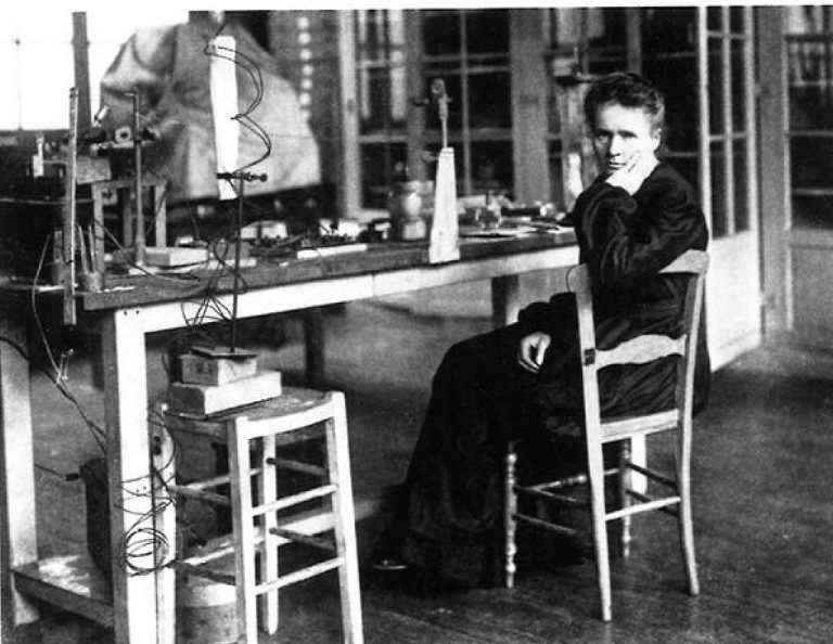 Marie Curie inspira a niñas a seguir carreras científicas