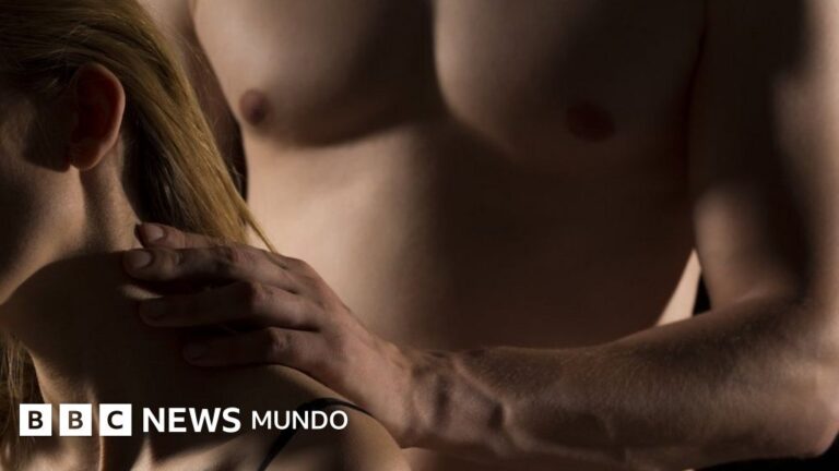 Pagan por sexo: Mujeres que pagan a hombres y sus razones
