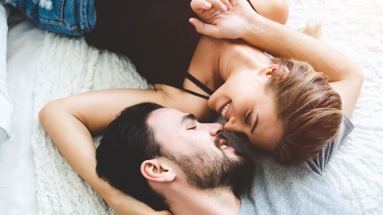Por qué los hombres buscan más parejas sexuales que mujeres
