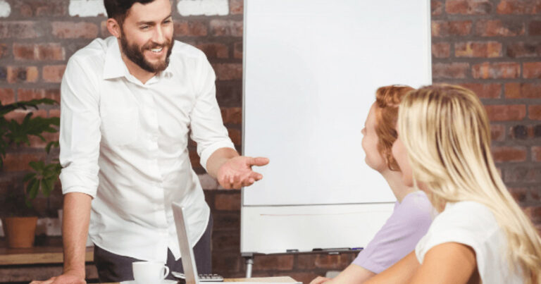 Qué es el mansplaining y cuáles son sus aspectos psicológicos