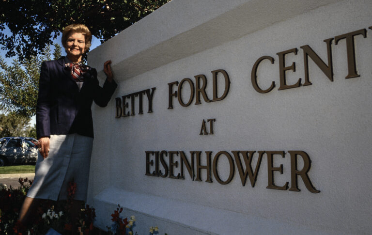 Qué es la Clínica Betty Ford y su enfoque en adicciones