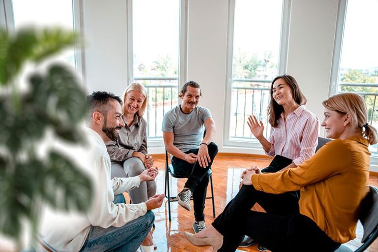 Qué es la terapia en grupo y cómo funciona realmente