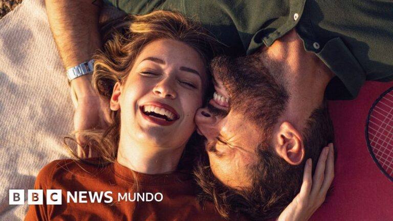 Qué significa estar ‘abrumada’ y qué es el love bombing
